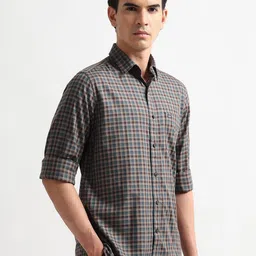 Arrow Sport Men Checked Spread Collar Roll-Up Sleeves Slim Fit Cotton Casual Shirt image 2