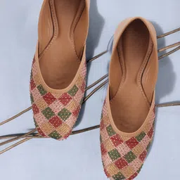 SIRDENILL Women Embellished Mojaris image 3