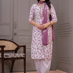 Meeranshi Women Floral Printed Kurta with Patiala & Dupatta-image-8