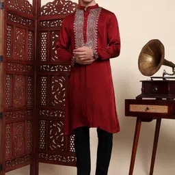 House of Pataudi Embellished Mandarin Collar Straight Kurta image 5