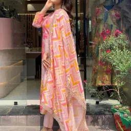 smowkly Women Floral Straight Kurta Set image 2