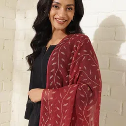 ATOXIC Women Ethnic Motifs Regular Thread Work Kurta with Trousers & With Dupatta image 3