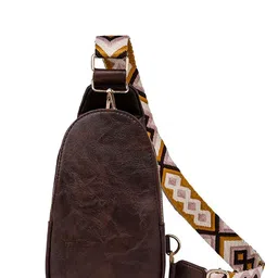 StyleCast x Revolte PU Bucket Sling Bag-picture-32