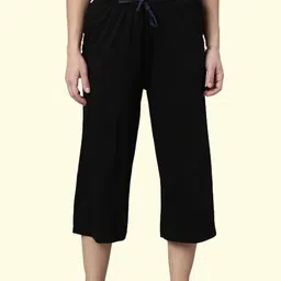 cotton relaxed fit lounge capri with side pocket Women Black Capri-image-57