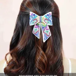 HAIR DRAMA CO. Women Embellished Alligator Hair Clip image 5