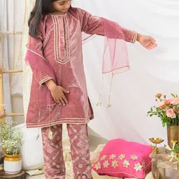Fairies Forever Girls Velvet Straight Kurta With Pyjamas & Dupatta-picture-33