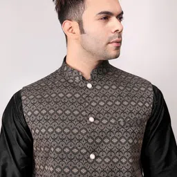 Voniry Men Ethnic Motifs Embroidered Regular Kurta with Pyjamas image 2