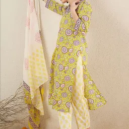 Indo Era Women Floral Printed Regular Pure Cotton Kurta with Trousers & With Dupatta image 4