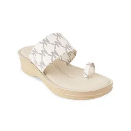 SAPATOS Textured Wedge Sandals image 3