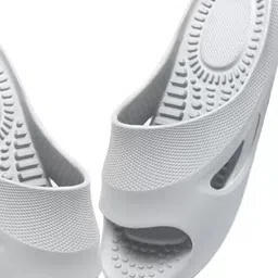 Feel alive Men Pack of 3 Ultra-Comfortable Lightweight Flip Flops image 3