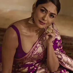 CANIZZARO Woven Design Zari Silk Blend Heavy Work Banarasi Saree image 4