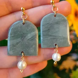 VMA PLAY FASHION Brass Plated Pearls Beaded Contemporary Drop Earrings-picture-35