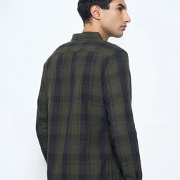 Peregrine by Pantaloons Men Checked Casual Shirt image 5