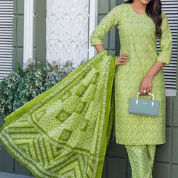 FANCYNINE Women Floral Printed Kurta with Trousers & Dupatta image 2