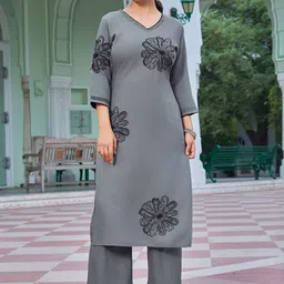 MITTOO Women Floral Printed Regular Thread Work Kurta with Palazzos image 3
