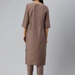 Fourleaf Checked Thread Work Notch Neck Straight Kurta With Trouser image 2