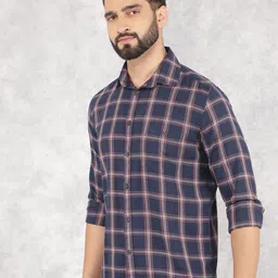 Crimsoune Club Men Smart Spread Collar Tartan Checked Cotton Slim Fit Casual Shirt image 4