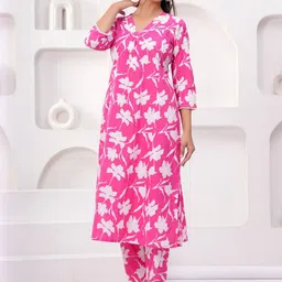 SZN Floral Printed V-Neck Top With Trousers Co-Ords image 3