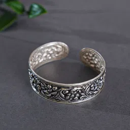 JAYPORE Silver Textured Bangle image 1