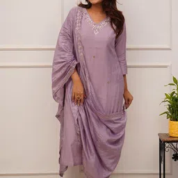 TWINS LADY Women Ethnic Embroidered Regular Kurta with Trousers & With Dupatta image 3