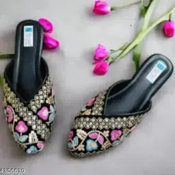 Juttis & Mojaris image 1