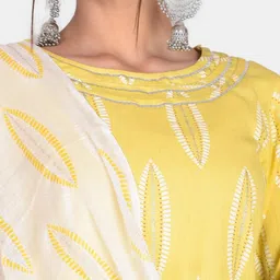 VEDANA Women Yellow & White Geometric Kurta with Palazzo & With Dupatta image 3