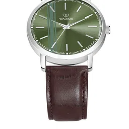 Walrus Men Accessory Gift Set Of Watch and Wallet image 4