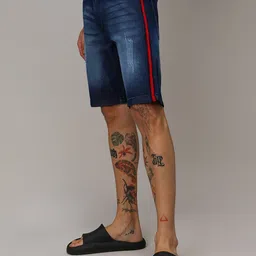 Campus Sutra Men Washed Mid-Rise Regular Fit Denim Shorts image 4