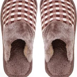 wolvesden Women Slides image 3