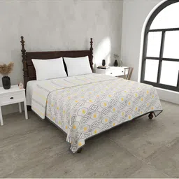 BED-SHEET.COM Yellow & White Floral  Cotton 150 GSM Double Bed Dohar & 2 Pillow Covers image 2