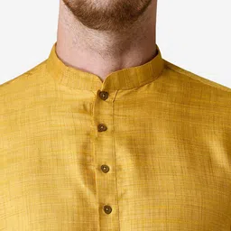 TABARD Men Solid Silk Blend Kurta image 3