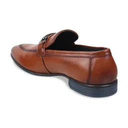 DAVINCHI Men Textured Leather Formal Loafers image 3