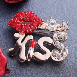 UNIVERSITY TRENDZ Gold-Plated Crystal Studded Kiss Engraved Lips Brooch image 5