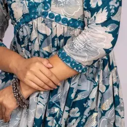 veer enterprises Women Printed Viscose Rayon Flared Kurta image 1