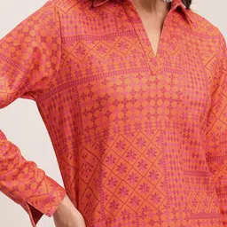Vishudh Geometric Printed Shirt Collar Tunic With Trousers image 3