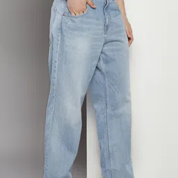 Tommy Hilfiger Men Baggy Fit Mid-Rise Light Fade Jeans image 2