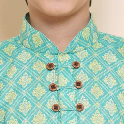 Aj DEZInES Boys Ethnic Motifs Printed Mandarin Collar Straight Kurta with Trousers image 3