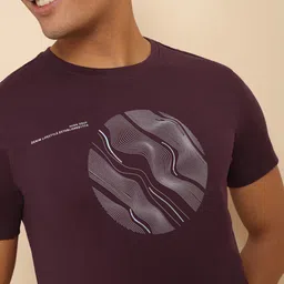 Allen Solly Men Abstract Slim Fit Tshirts image 2