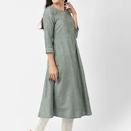 Span Floral Printed Round Neck A-Line Kurta image 2