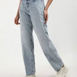 calvin klein jeans Women Heavily Washed Straight Fit Jeans image 2