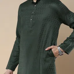 Anouk Men Regular Kurta with Pyjamas image 2