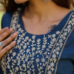 mokshi Floral Embroidered Regular Thread Work Kurta with Trousers & Dupatta image 2