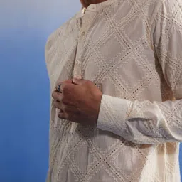 SHVAAS by VASTRAMAY Men Schiffli Embroidered Cotton Kurta With Pyjama image 2