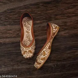 Alluring Women Juttis & Mojaris-image-22