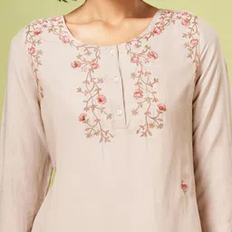 Marigold Lane Floral Thread Work Kurta image 2