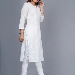 lakhnavi fabrics Women Embroidered Cotton Blend Straight Kurta image 4