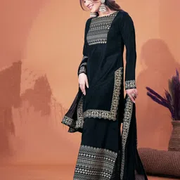 jai kurties Women Cotton Rayon Kurti Sharara Dupatta Set image 2