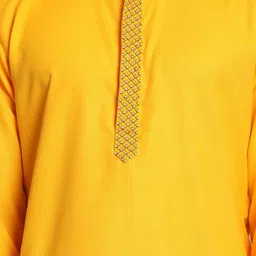 VASTRAMAY Men Yellow Embroidered Pleated Thread Work Kurti with Pyjamas image 2