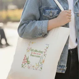 zori Women White Tote-picture-24