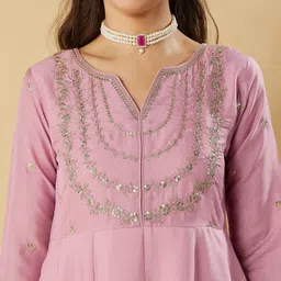 mokosh Women Silk Blend Kurta Pant Dupatta Set image 4